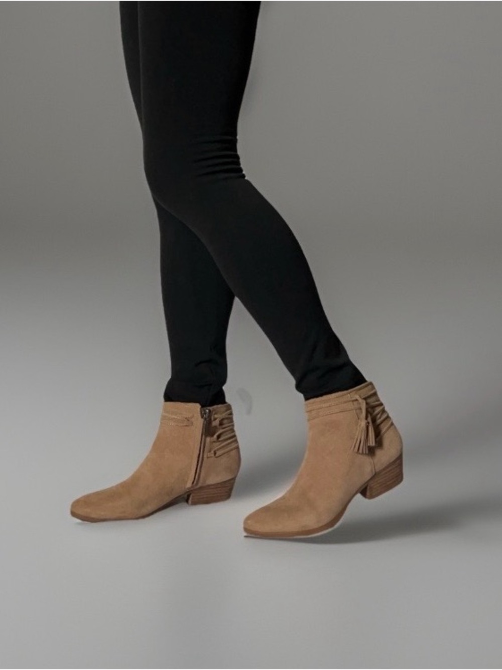 Vince Camuto Women's Tan Suede Ankle Boots Size 5